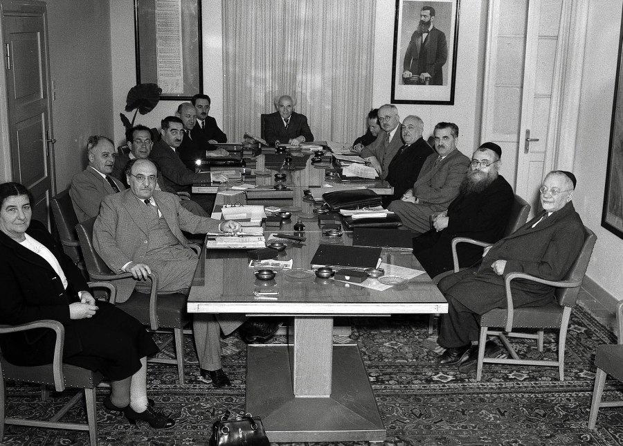 Meeting of Israel's first government, May 1, 1949. (Photo: Public Domain)