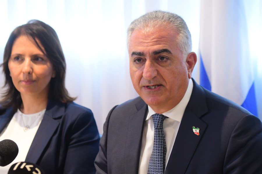 Reza Pahlavi, founder and leader of the self-styled National Council of Iran, an exiled opposition group and Minister of Intelligence Gila Gamliel hold a press conference in Tel Aviv on April 19, 2023. Photo by Avshalom Sassoni/Flash90