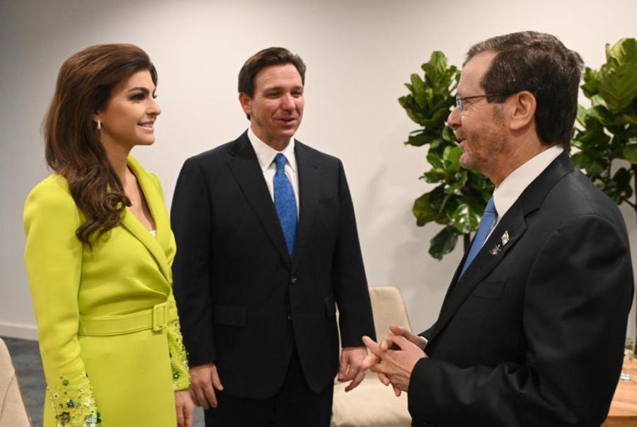 Israeli President Isaac Herzog meets with Florida Governor Ron DeSantis and his wife, Casey, Apr. 27, 2023 (Photo: Haim Zach/ GPO)