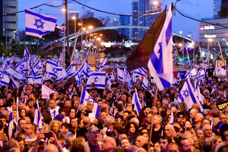 Thousands of Israelis protest the government's planned judicial overhaul, in Tel Aviv, Apr. 29, 2023. (Photo: Avshalom Sassoni/Flash90)