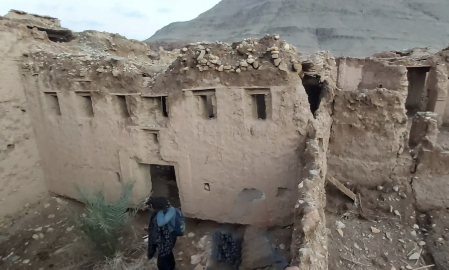 Outside of a ruined synagogue in Tamanart, Morocco. (Photo: Orit Ouaknine-Yekutieli)
