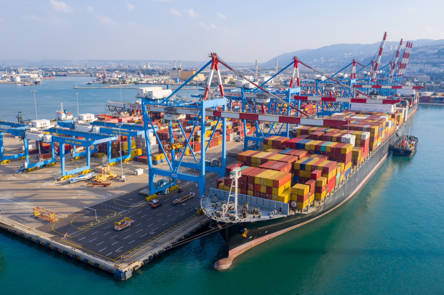 Commercial port with container ships in Israeli's northern city of Haifa, Dec. 1, 2020 (Photo: Shutterstock)