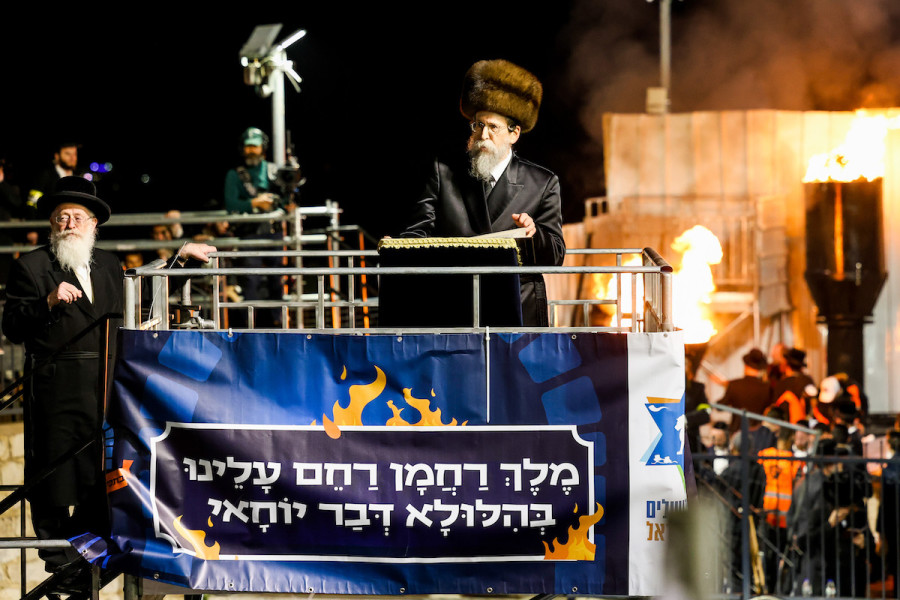 Grand rabbi of Boyan seen near a bonfire during Lag B'Omer celebrations in Meron, May 8, 2023. (Photo: David Cohen/Flash90)