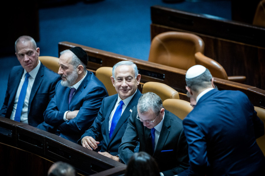 Israeli Prime Minister Benjamin Netanyahu with Minister of the Interior and Health Aryeh Deri, Minister of Defense Yoav Gallant, Finance Minister Bezalel Smotrich, Justice Minister Yariv Levin and other ministers during the swearing in ceremony of the new Israeli government at the Knesset in Jerusalem, Dec. 29, 2022. (Photo: Yonatan Sindel/Flash90)