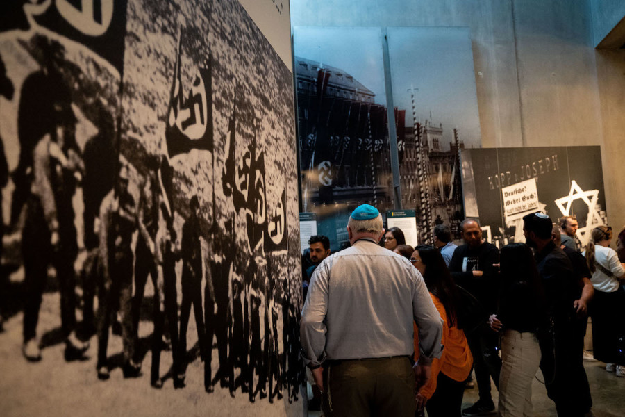 Visitors seen at the Yad Vashem Holocaust Memorial museum in Jerusalem, April 16, 2023. (Photo: Yonatan Sindel/Flash90)