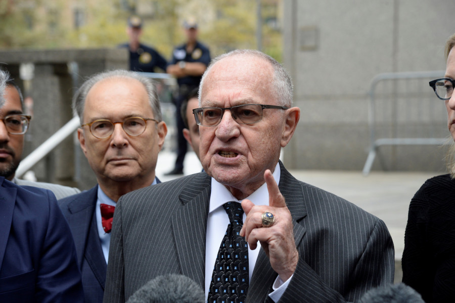Alan Dershowitz leaves the Manhattan Federal Court in New York, Sept. 24, 2019. (Photo: REUTERS/Jefferson Siegel)