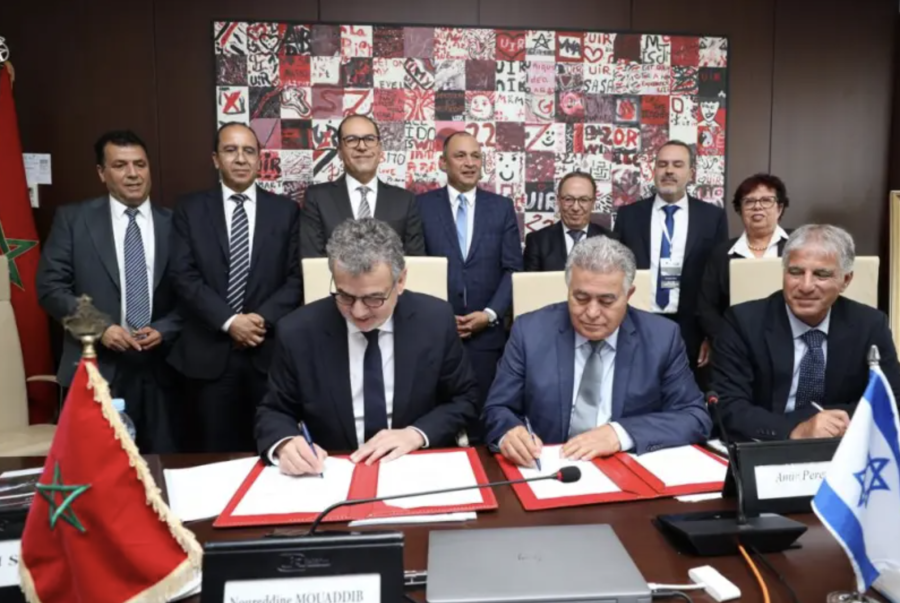 Israeli and Moroccan representatives sign MoU for the establishment of the Center of Excellence in Aeronautics and Artificial Intelligence at the International University of Rabat.
(Photo: International University of Rabat)