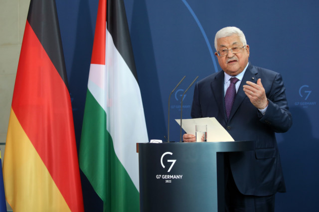 Palestinian Authority President Mahmoud Abbas answers questions from journalists at a press conference after his talks with German Chancellor Olaf Scholz, Aug. 16, 2022 (Photo: DPA/Picture Alliance)