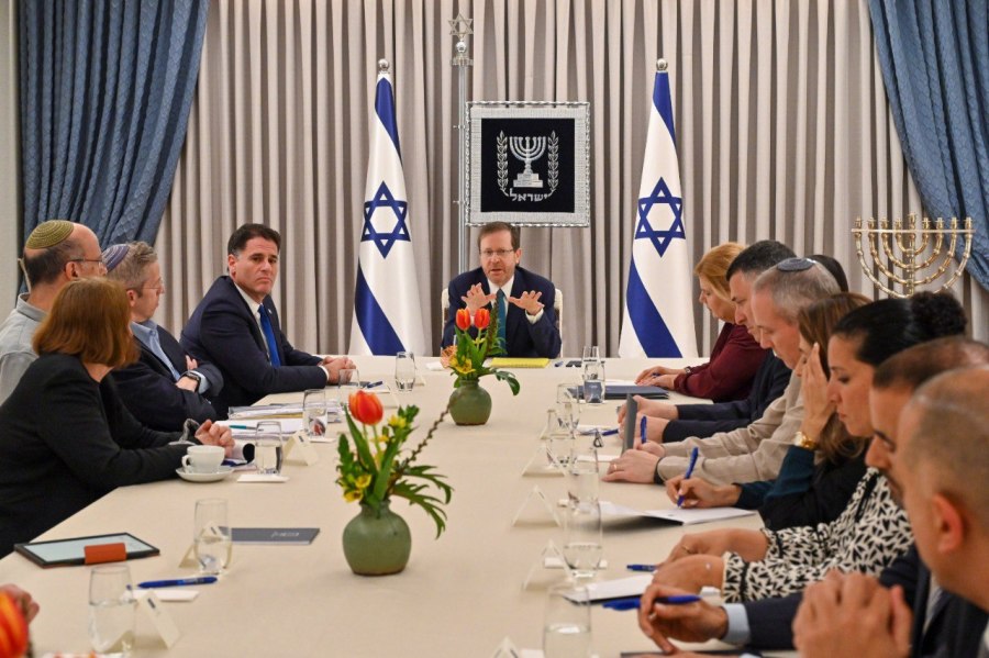 Israeli President Isaac Herzog hosts delegations from Likud, Yesh Atid and National Unity for judicial negotiations at his residence in Jerusalem, Mar. 28, 2023. (Photo: Kobi Gideon/GPO)