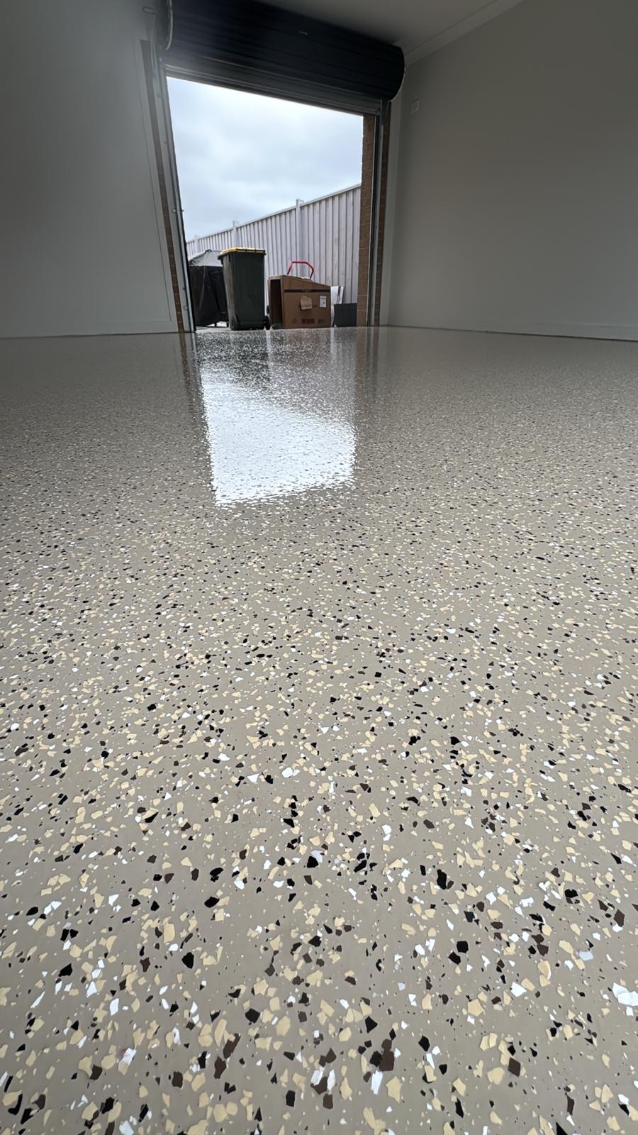 Garage, mushroom Basecoat, Espresso Flakes