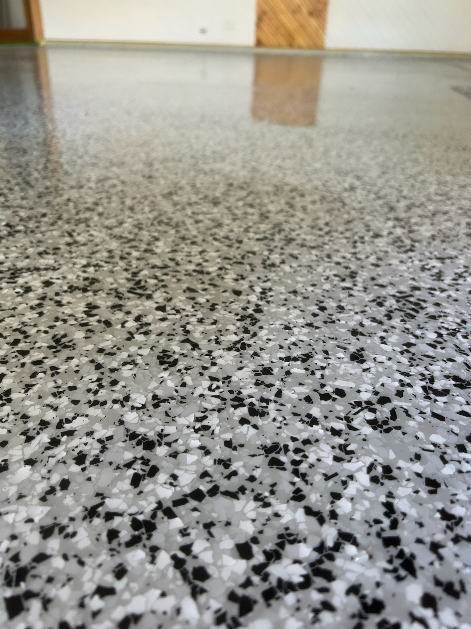Garage, lightgrey with Salt and Pepper Flakes - Fullcover
