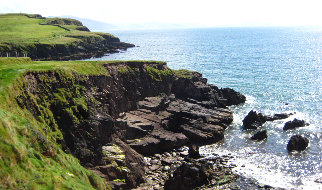 Pleurage et scintillement sur les falaises d'Eireann