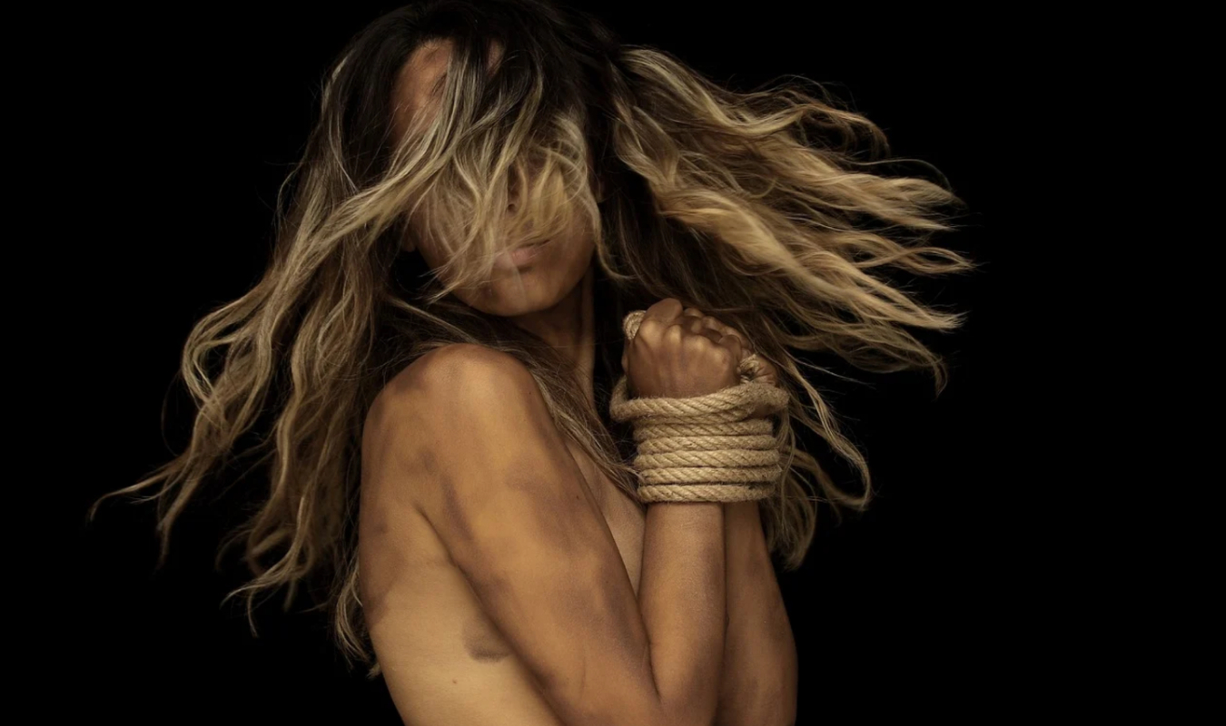 Ne te fie pas au penchant du vin, mais à la lueur de la cave...