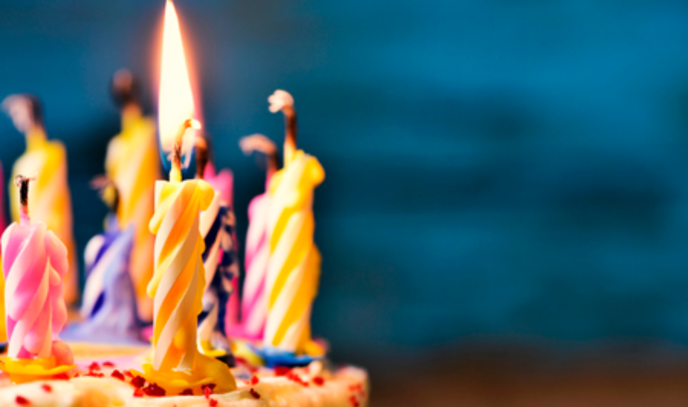 Fais un voeu et souffle. 