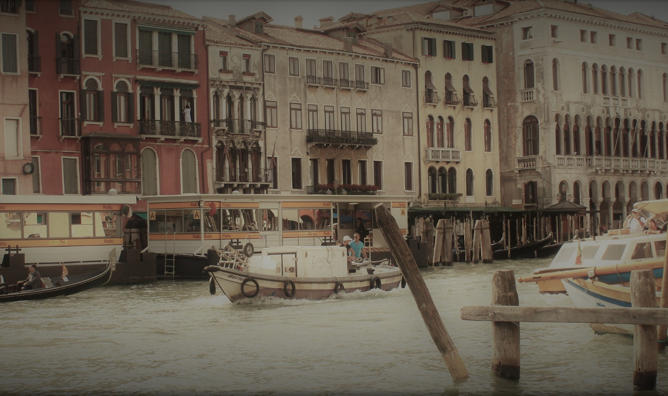 Venise prend l'eau... de rose!