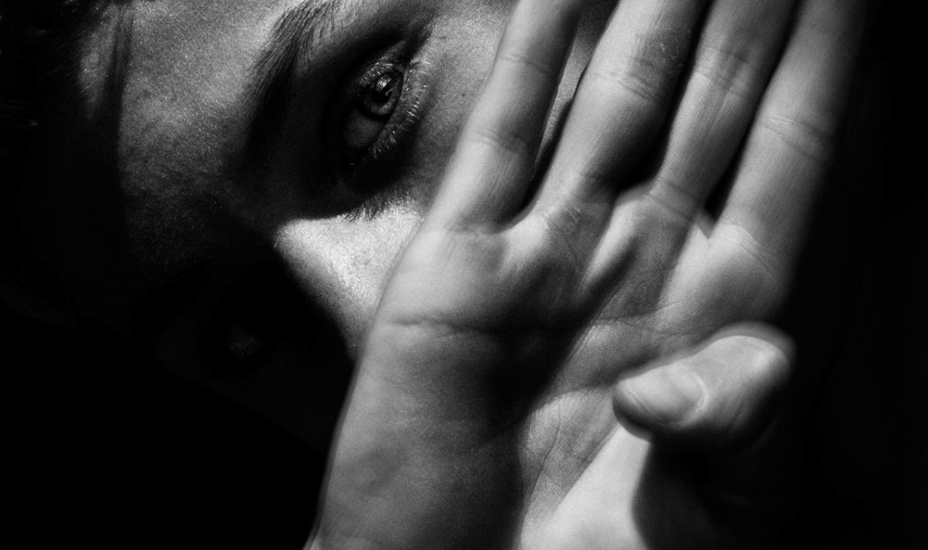 Va-t'en, s'il te plaît.