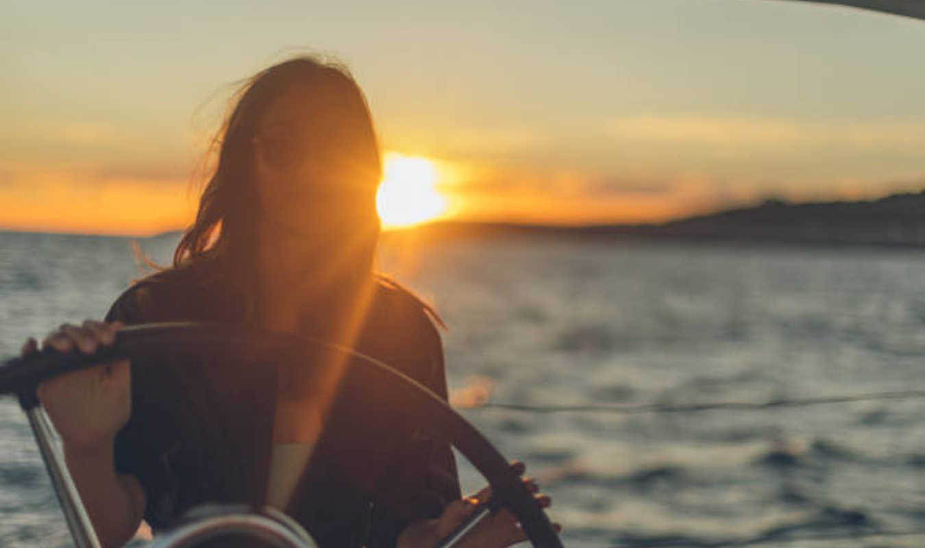 Sur la mer bleu cerise
