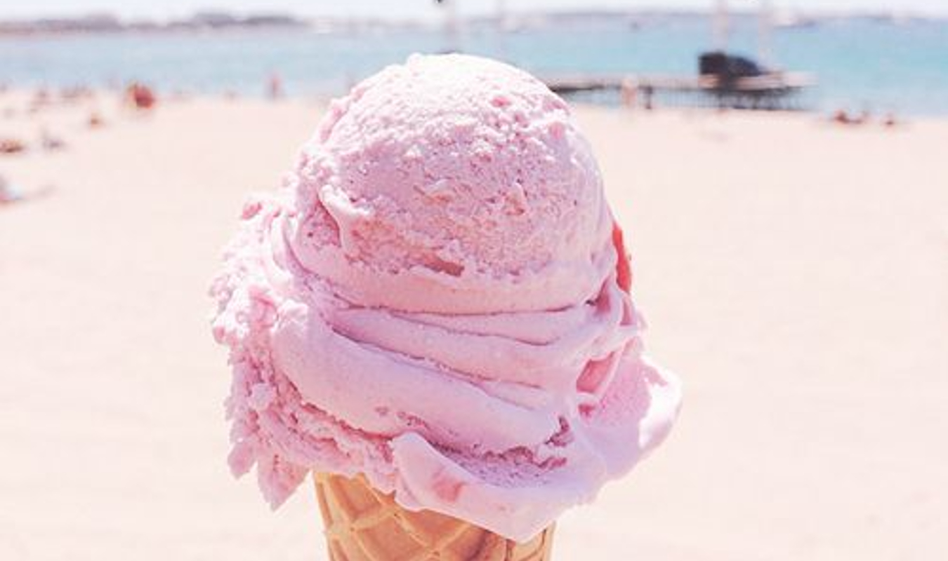 Sea, fun and bubble-gum