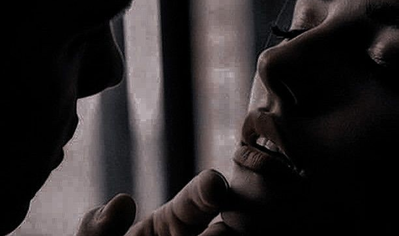 Dans les bras de la domination