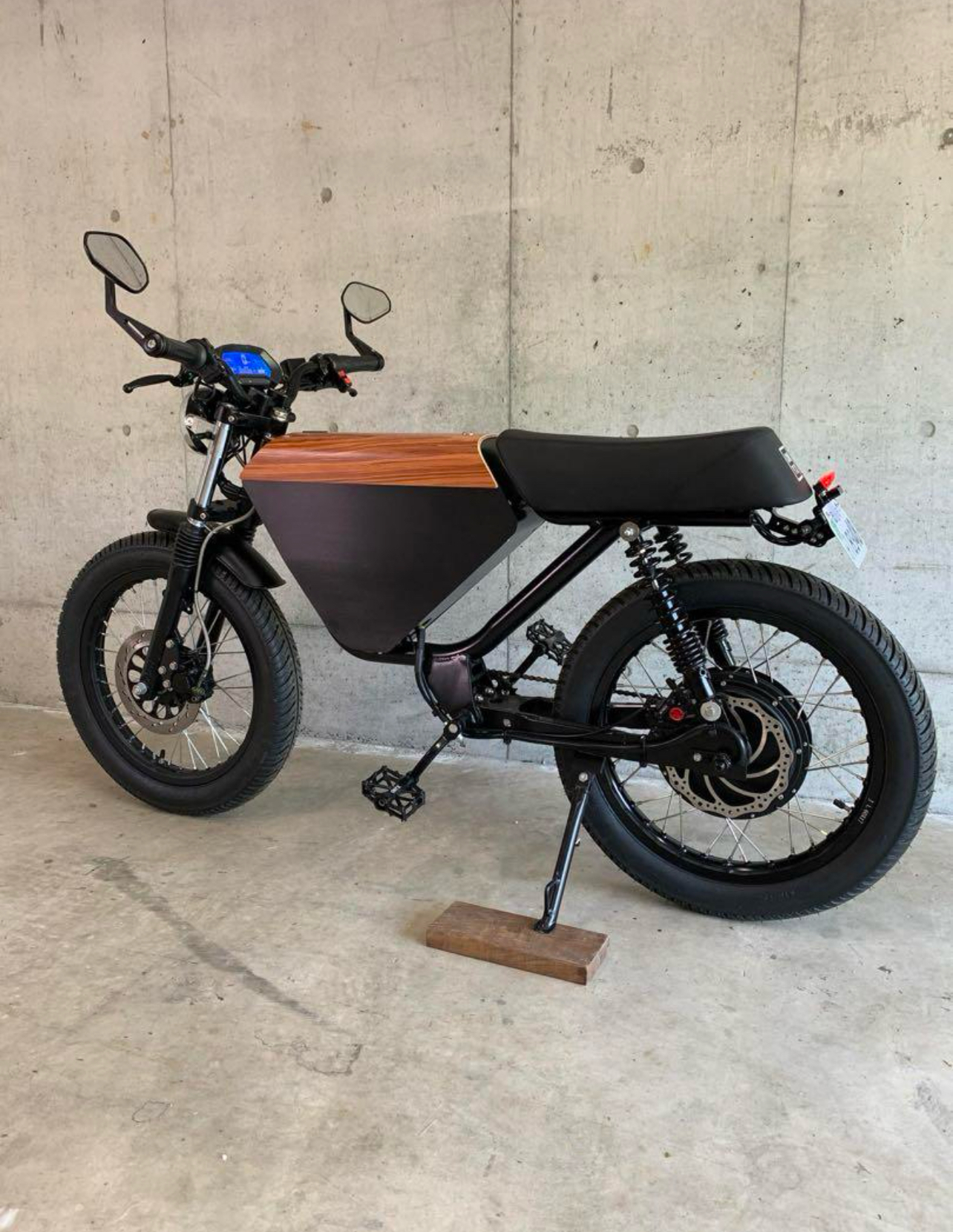 ONYX 600W Electric Moped