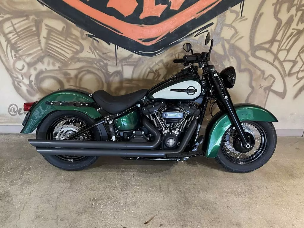 Harley-Davidson Heritage Classic(FLHCS)