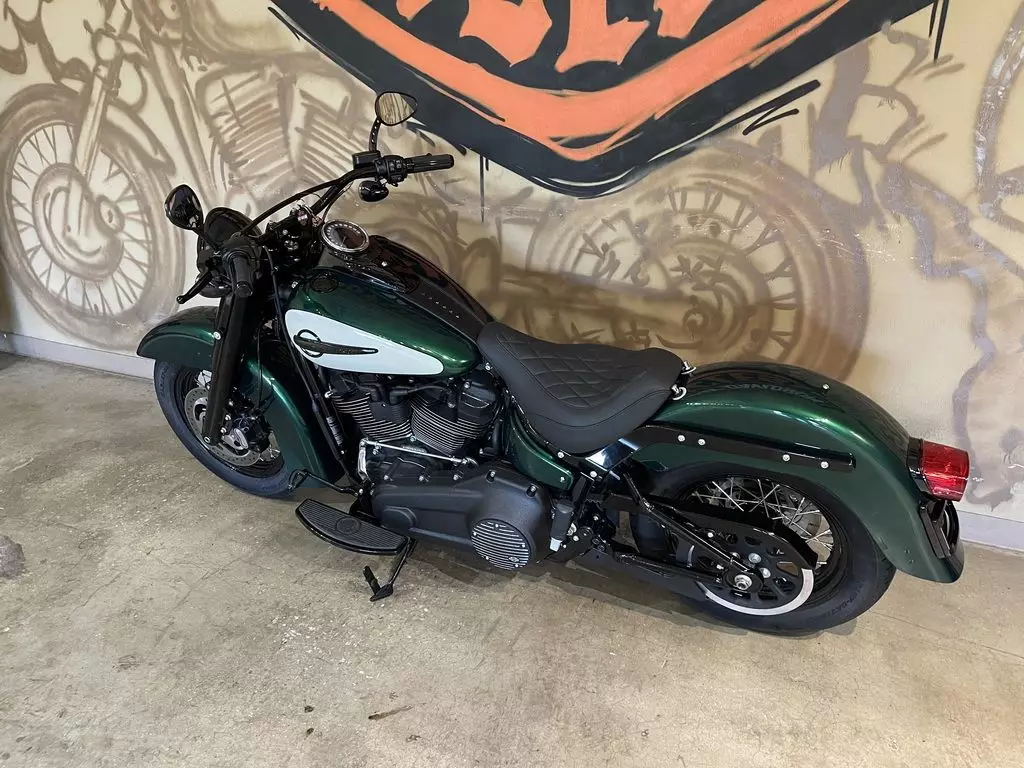 Harley-Davidson Heritage Classic(FLHCS)
