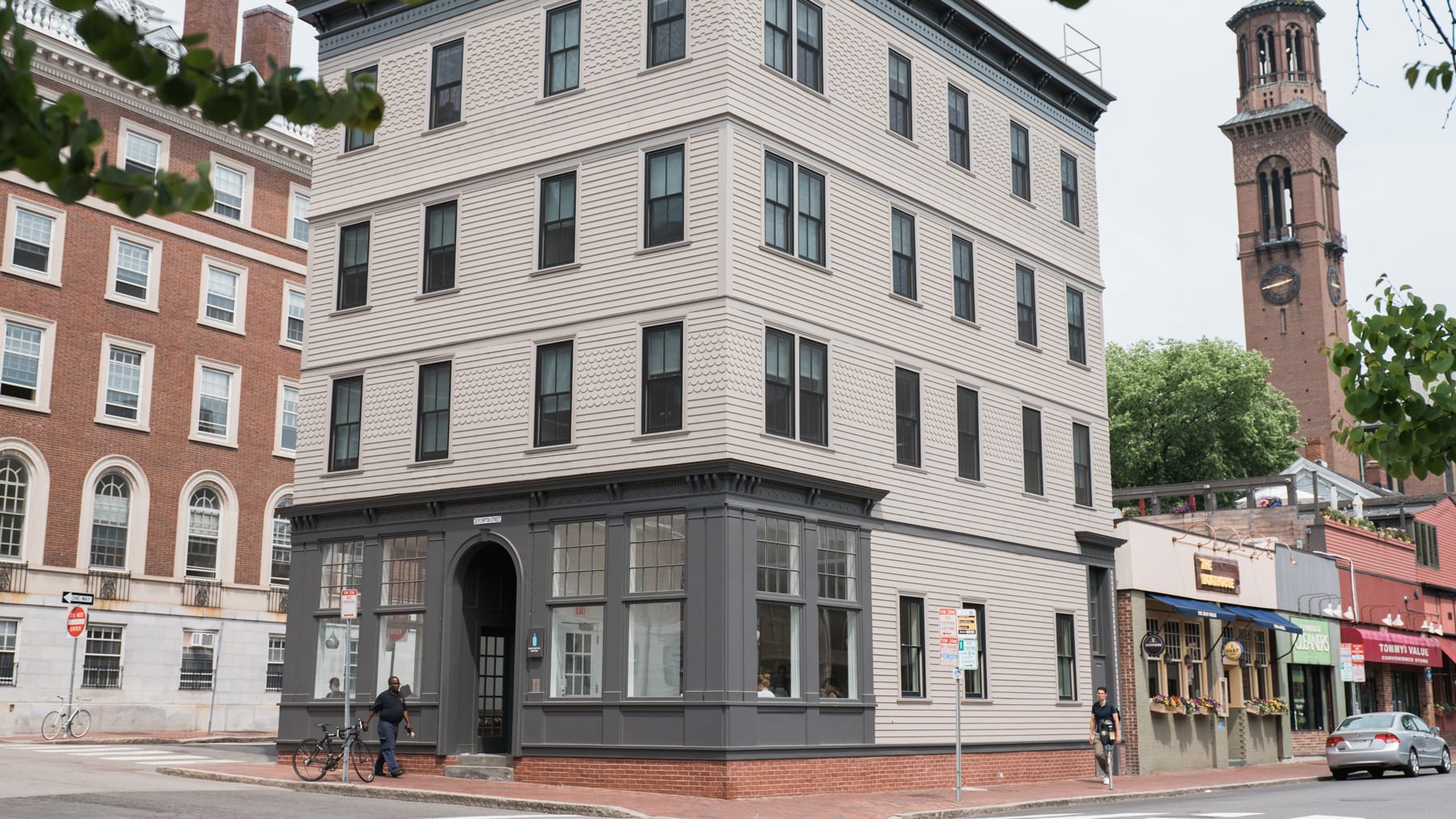 Harvard Square Cafe exterior