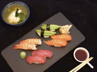 S7 - Fitness Sushi Box + Miso Suppe S7 - Fitness Sushi Box + Miso Suppe