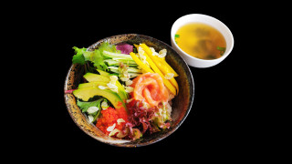 S18 - Gourmet Salat + Miso Suppe S18 - Gourmet Salat + Miso Suppe