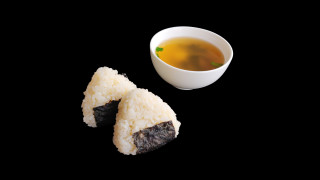 S23 - 1 Lachs Onigiri + 1 Thunfisch Onigiri + Miso Suppe S23 - 1 Lachs Onigiri + 1 Thunfisch Onigiri + Miso Suppe