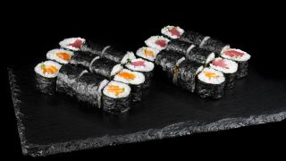 392 - Spicy Maki Box (24 Stk.) 392 - Spicy Maki Box (24 Stk.)