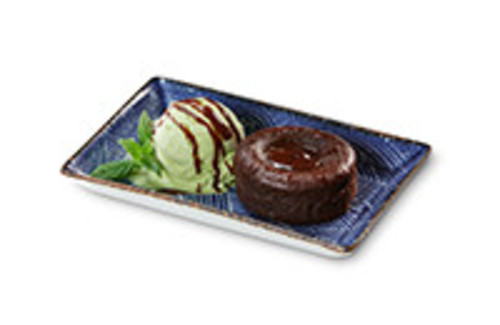 Warmes Schokosoufflé mit Matcha-Eis Warmes Schokosoufflé mit Matcha-Eis