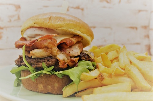 Tiroler Burger + Pommes Tiroler Burger + Pommes