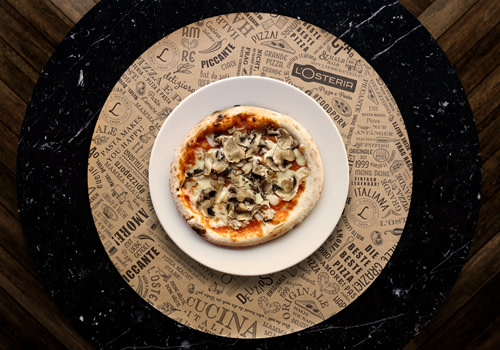 Pizza Maria mit frischen Egerlingen Pizza Maria mit frischen Egerlingen