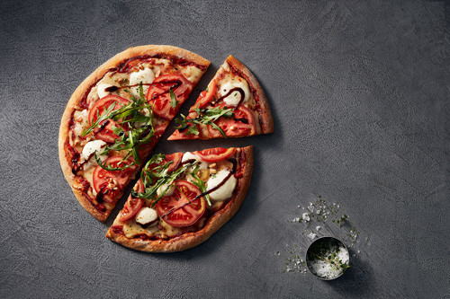 Pizza Caprese ø 26cm Pizza Caprese ø 26cm