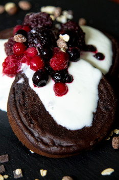 Schokoladen-Pancake Joghurt-Beere Schokoladen-Pancake Joghurt-Beere