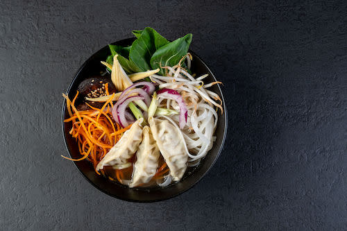 Pho Ga mit Hähnchengyoza Pho Ga mit Hähnchengyoza