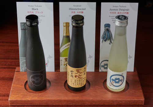 SAKE FLIGHT für zwei SAKE FLIGHT für zwei