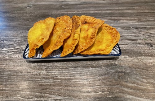 frittierte Hefeteigtaschen mit Hackfleisch 5er frittierte Hefeteigtaschen mit Hackfleisch 5er
