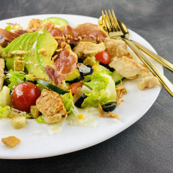 Lieferservice Essen bestellen & liefern lassen von Salathelden Chicken Caesar Supreme Lieferservice Essen bestellen & liefern lassen von Salathelden Chicken Caesar Supreme