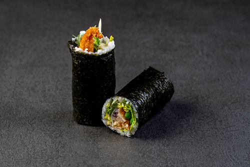 Sushi Burrito mit paniertem Hühnchen Sushi Burrito mit paniertem Hühnchen
