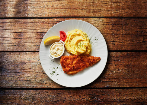 Frisch paniertes Seeelachsfilet Frisch paniertes Seeelachsfilet