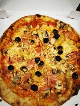 Pizza Quattro Stagioni Pizza Quattro Stagioni