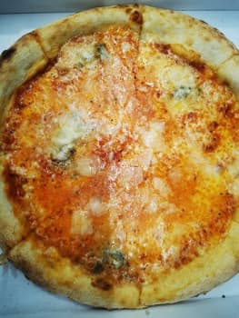 Pizza Quattro Formaggio Pizza Quattro Formaggio