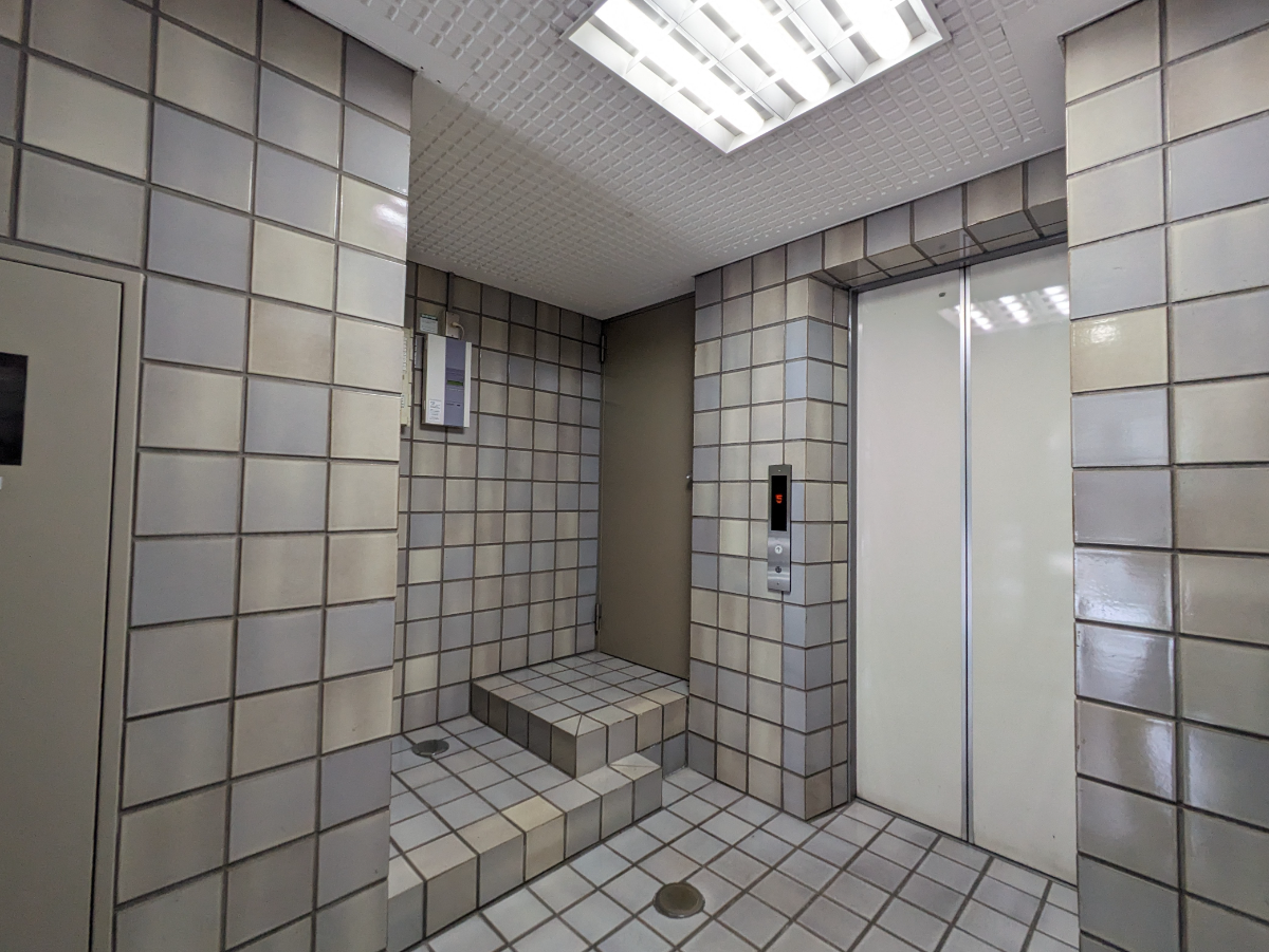 v20240522174058/fresh/building/J00100360497_5