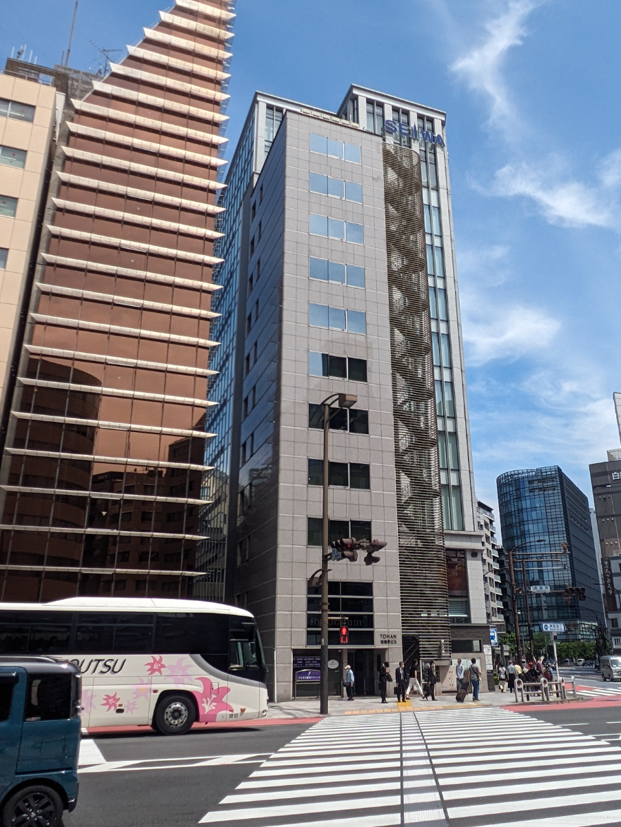 v20240527174055/fresh/building/J00100360893_9