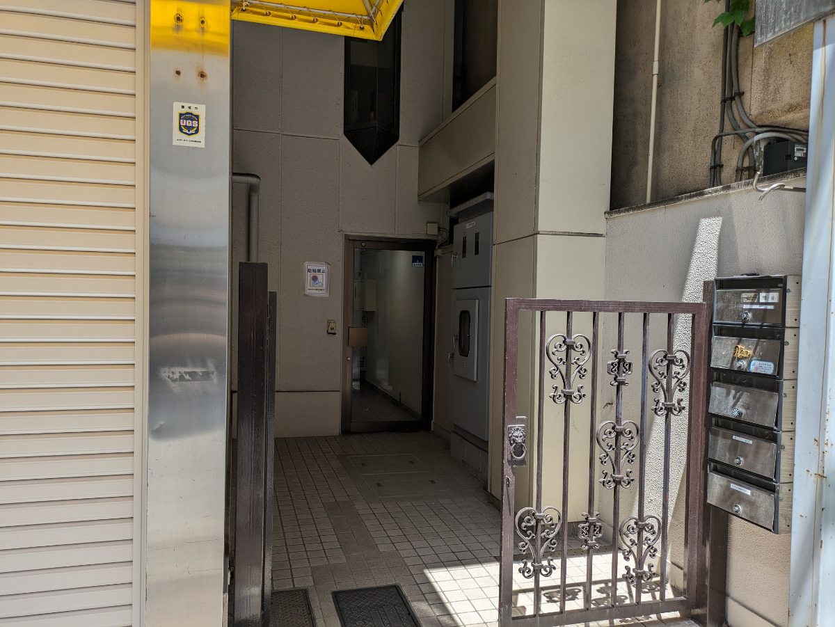 v20240527174055/fresh/building/J00100366708_3