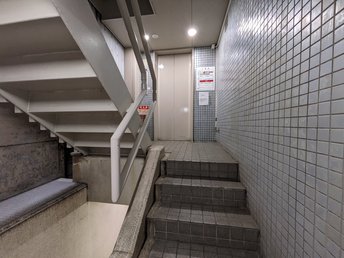 v20240604174052/fresh/building/J00100368924_5