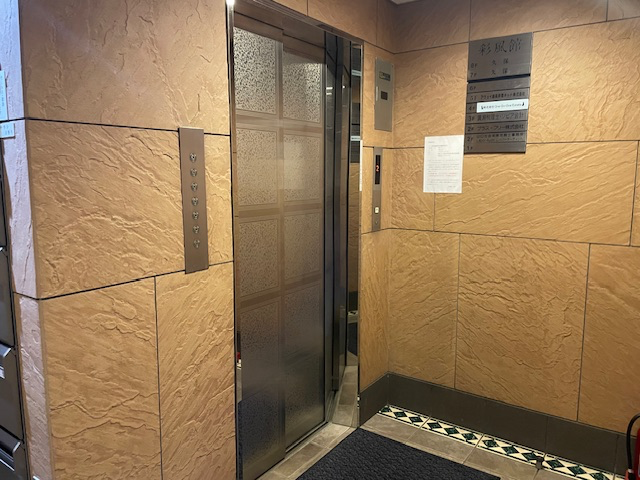 v20240628174055/fresh/building/J00100370181_4