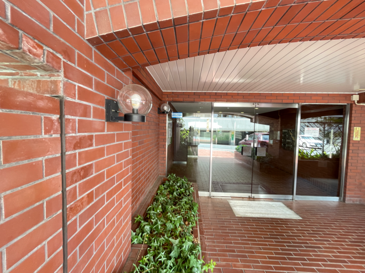 v20240830174107/fresh/building/J00100373715_9
